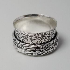 Vintage Floral Print Spinner Ring, Wide Silver Tone Size 9 Band, Wide Stacking